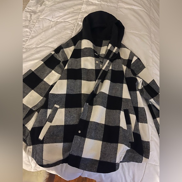 H&M Black and White Plaid Shacket 3x - Picture 2 of 5